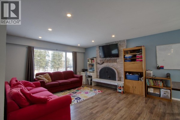 Bedroom 2 - 5047 Easzee Drive, 108 Mile Ranch, BC V0K2Z0 Photo 5