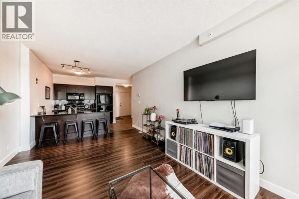 Den - 505, 8880 Horton Road Sw, Calgary, AB T2V2W3 Photo 4