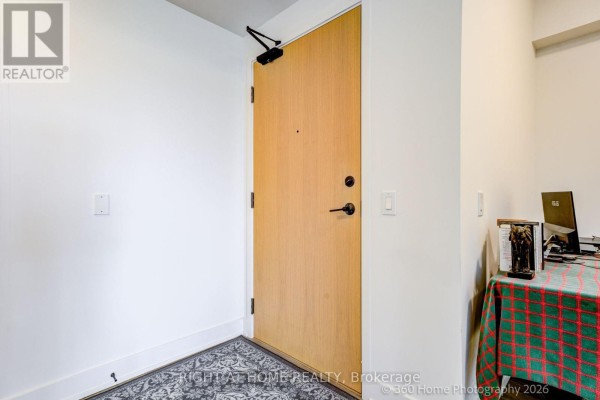 Den - 505 - 202 Burnhamthorpe Road E, Mississauga, ON L5A0B2 Photo 5