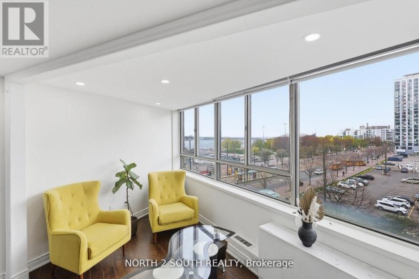 Kitchen - 505 - 270 Queens Quay W, Toronto, ON M5J2N4 Photo 4