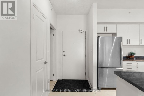 Primary Bedroom - 505 - 299 Cundles Road E, Barrie, ON L4M0K9 Photo 3