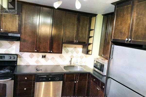 Kitchen - 505 - 300 Keats Way, Waterloo, ON N2L6E6 Photo 4