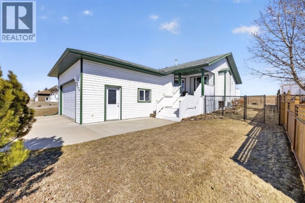 4pc Bathroom - 505 1 Street Nw, Linden, AB T0M1J0 Photo 3
