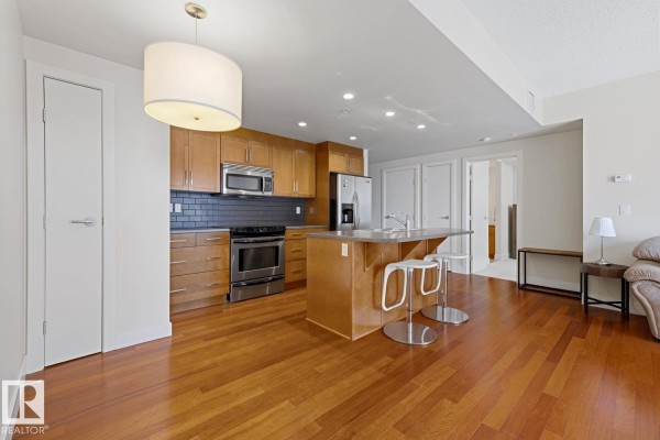 #505 11933 Jasper Av Nw, Edmonton, AB Y5K0P1 Photo 5