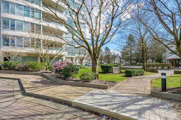 505 15038 101 Avenue, Surrey, BC V3R0N2 Photo 2
