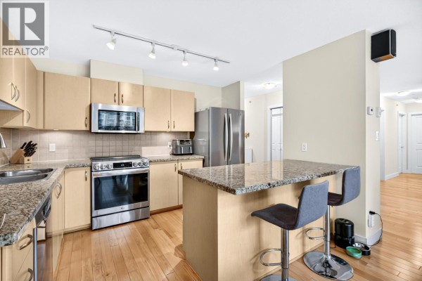 505 720 Hamilton Street, New Westminster, BC V3M7A6 Photo 2