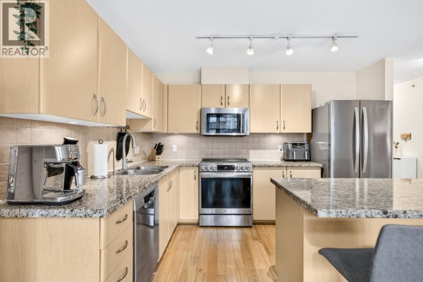 505 720 Hamilton Street, New Westminster, BC V3M7A6 Photo 3