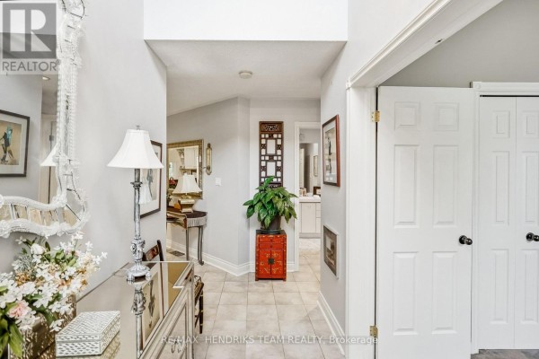 Living room - 505 Albany Street, Fort Erie, ON L2A6L6 Photo 4