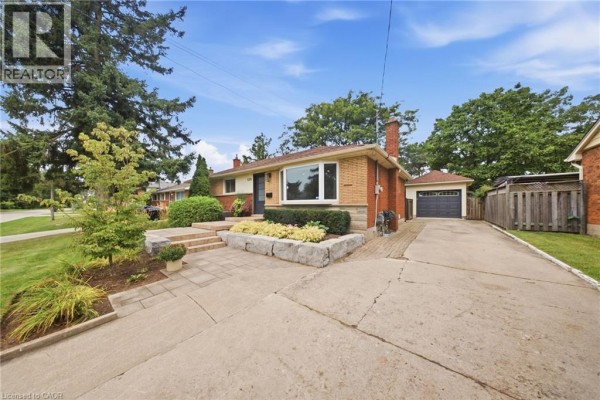 Kitchen - 505 Enfield Road, Burlington, ON L7T2X5 Photo 2