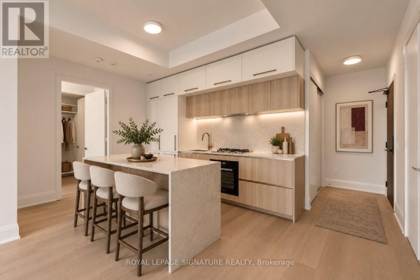 Kitchen - 506 - 10 Castlefield Avenue, Toronto, ON M4R0A5 Photo 3