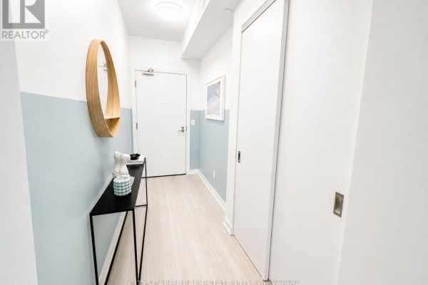 Den - 506 - 185 Alberta Avenue, Toronto, ON M6C0A5 Photo 5