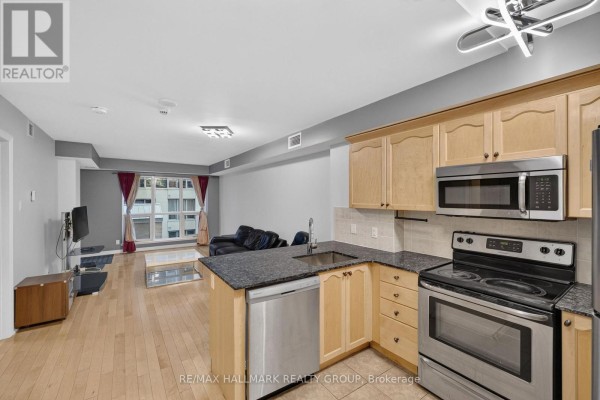 Bathroom - 506 - 242 Rideau Street, Ottawa, ON K1N0B7 Photo 4