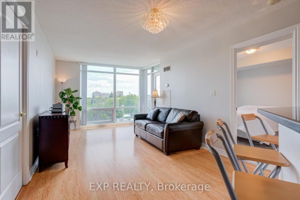 Bedroom 2 - 506 - 3840 Bathurst Street, Toronto, ON M3H6C6 Photo 5