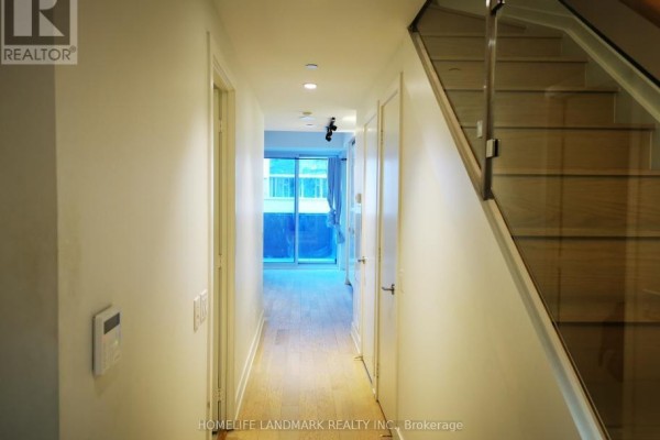 506 - 7 Grenville Street, Toronto, ON M4Y1A1 Photo 4