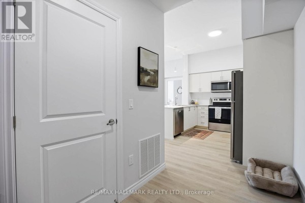 Kitchen - 506 - 70 Dean Avenue, Barrie, ON L4N0C2 Photo 3