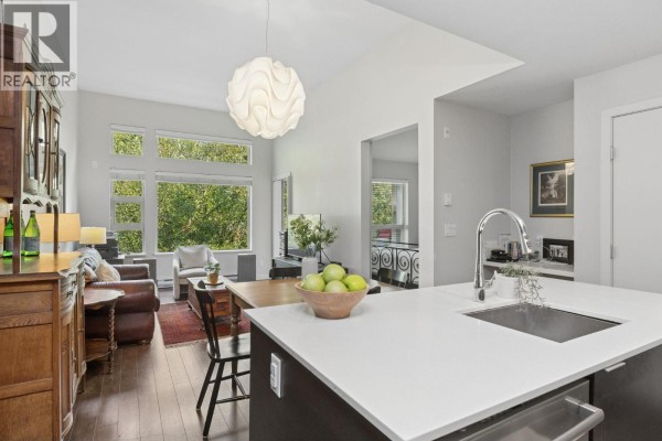 506 1679 Lloyd Avenue, North Vancouver, BC V7P0A9 Photo 2