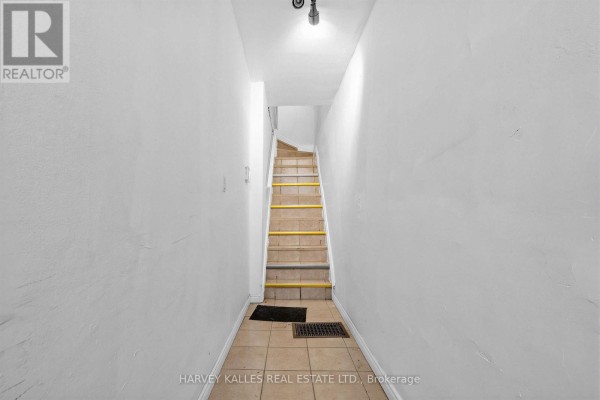 506 Adelaide Street W, Toronto, ON M5V1T5 Photo 3