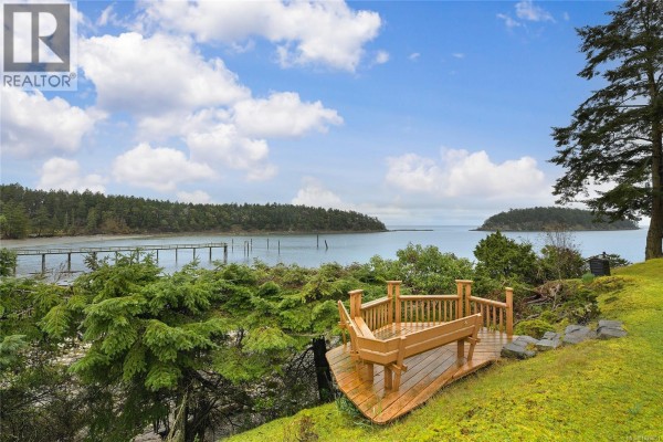 Living room - 506 Arbutus Dr, Mayne Island, BC V0N2J1 Photo 4