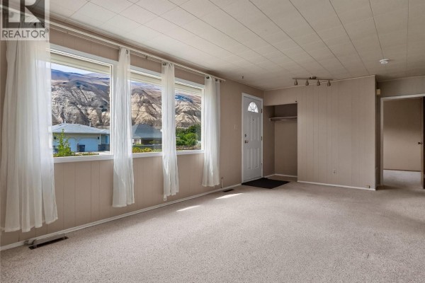 Living room - 506 Bancroft Street, Ashcroft, BC V0K1A0 Photo 5