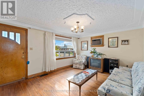 506 Harriet Street, Welland, ON L3B2J1 Photo 5