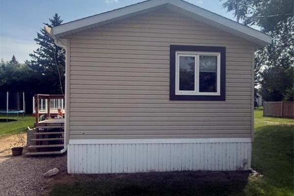 506 Minnedosa Street, Newdale, MB R0J1J0 Photo 2