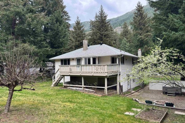 Kitchen - 50615 Slanzi Road, Fraser Canyon, Boston Bar / Lytton, BC V0K1C0 Photo 4
