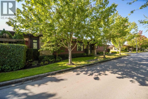 5066 Springs Boulevard, Delta, BC V4M0A7 Photo 2