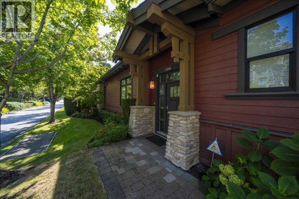 5066 Springs Boulevard, Delta, BC V4M0A7 Photo 3