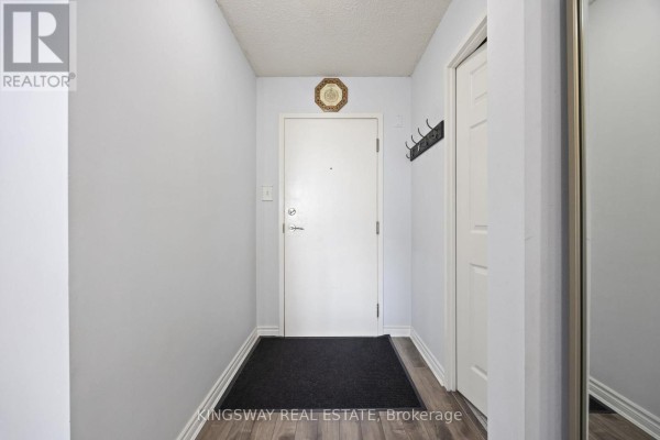 Dining room - 507 - 12 Laurelcrest Street, Brampton, ON L6S5Y4 Photo 2