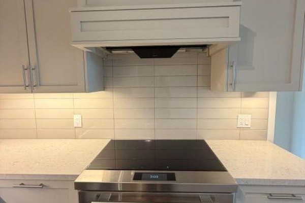 Kitchen - 507 - 2450 Bloor Street W, Toronto, ON M6S0A9 Photo 3