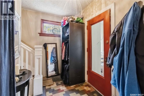 Kitchen - 507 11th Street E, Saskatoon, SK S7N0G1 Photo 4