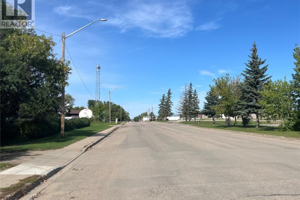 507 3rd Street E, Meadow Lake, SK S9X1G6 Photo 4