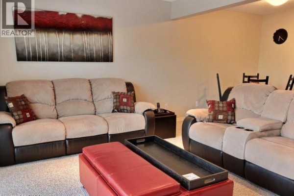 507 Beaumont Crescent, Kitchener, ON, photo 2