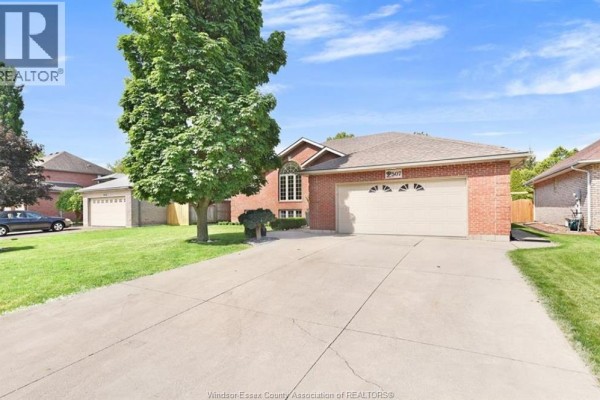 507 Breezewood Street, Windsor, ON, photo 2