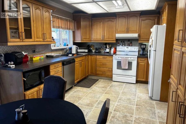 4pc Bathroom - 507 Hammond Dr  S, Fox Creek, AB T0H1P0 Photo 4