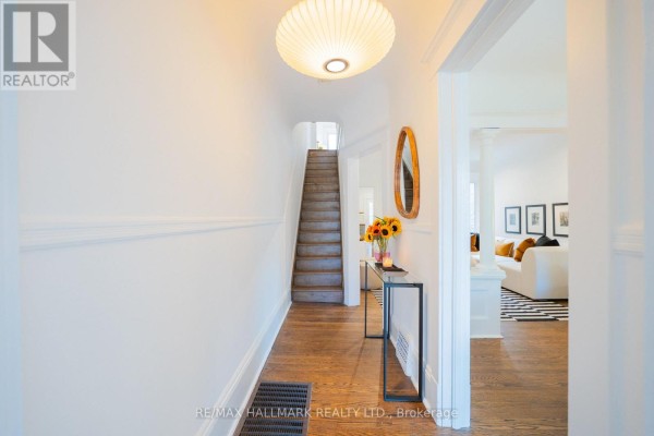 Dining room - 507 Logan Avenue, Toronto, ON M4K3B2 Photo 3