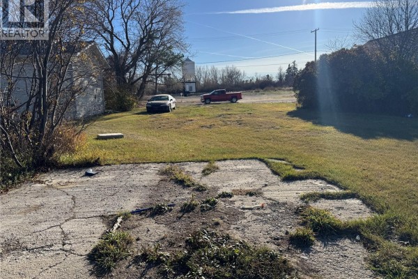 507 Railway Avenue, Cut Knife, SK S0M0N0 Photo 2