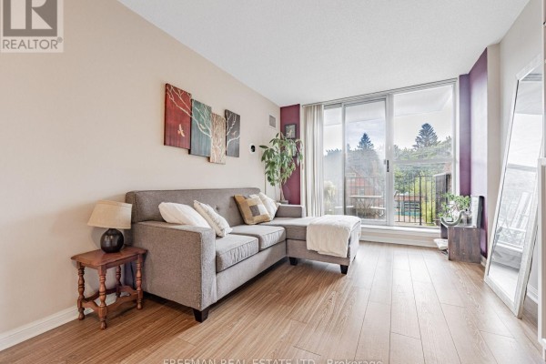 Living room - 508 - 260 Merton Street, Toronto, ON M4S3G2 Photo 5