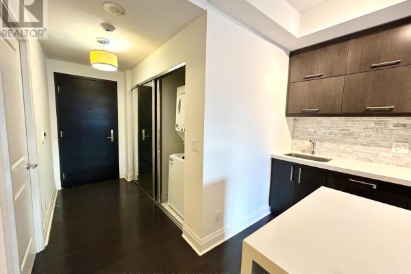 Dining room - 508 - 65 St Mary Street, Toronto, ON M5S0A5 Photo 2