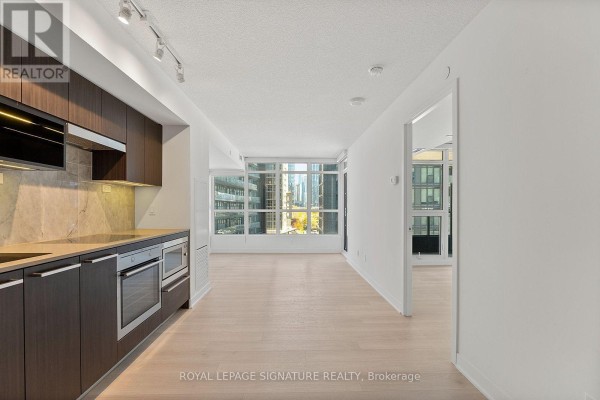 Den - 508 - 80 Queens Wharf Road, Toronto, ON M5V0J3 Photo 5
