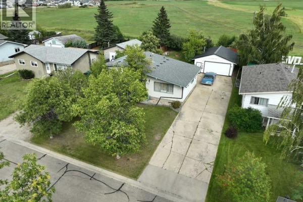 Bedroom - 508 7 Avenue, Beaverlodge, AB T0H0C0 Photo 2