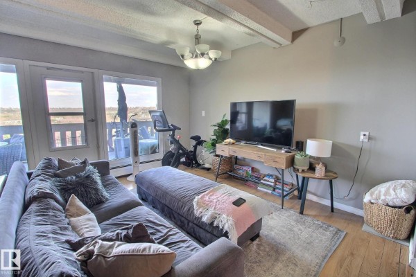 Kitchen - #508 9918 101 St Nw, Edmonton, AB T5K2L1 Photo 3