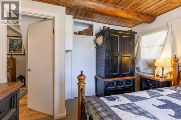 Kitchen - 508 Evergreen Avenue, Waterton Park, AB T0K2M0 Photo 2