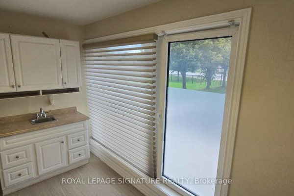 5085 Mclaughlin Road, Mississauga, ON L5R1B6 Photo 2