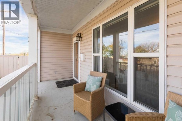 Kitchen - 508d 5 Avenue Se, Medicine Hat, AB T1A2R5 Photo 4