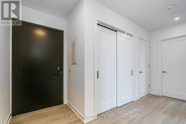 Bedroom 2 - 509 - 2946 Dundas Street W, Toronto, ON M6P1Y8 Photo 4