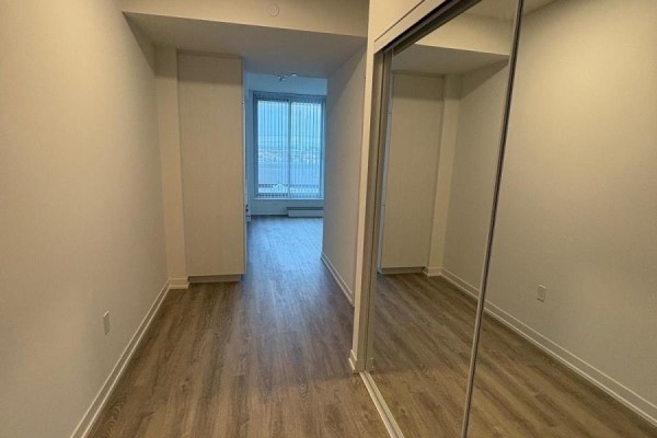 Primary Bedroom - 509 - 8 Interchange Way, Vaughan, ON L4K5Z7 Photo 3
