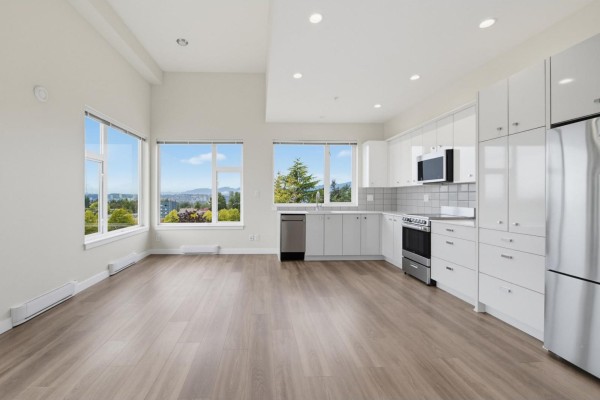 509 10838 Whalley Boulevard, Surrey, BC V3R0G8 Photo 2