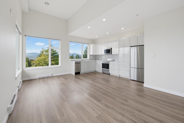 509 10838 Whalley Boulevard, Surrey, BC V3R0G8 Photo 3