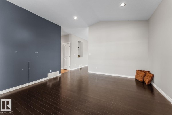 Primary Bedroom - 509 13 St, Cold Lake, AB T9M1B3 Photo 4